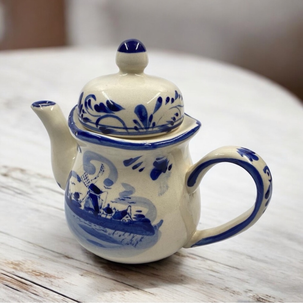 Vintage Delft Deco Teapot